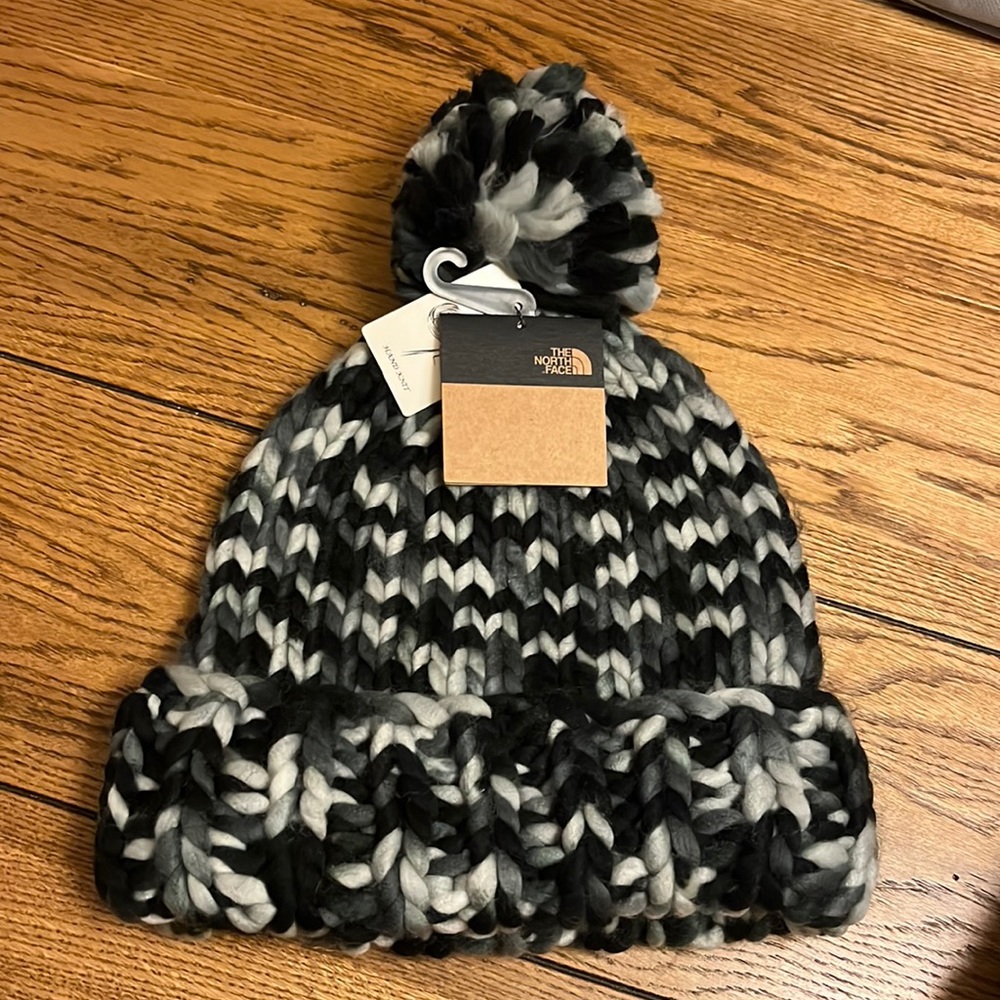 Knit North Face Hat with Puff NWT